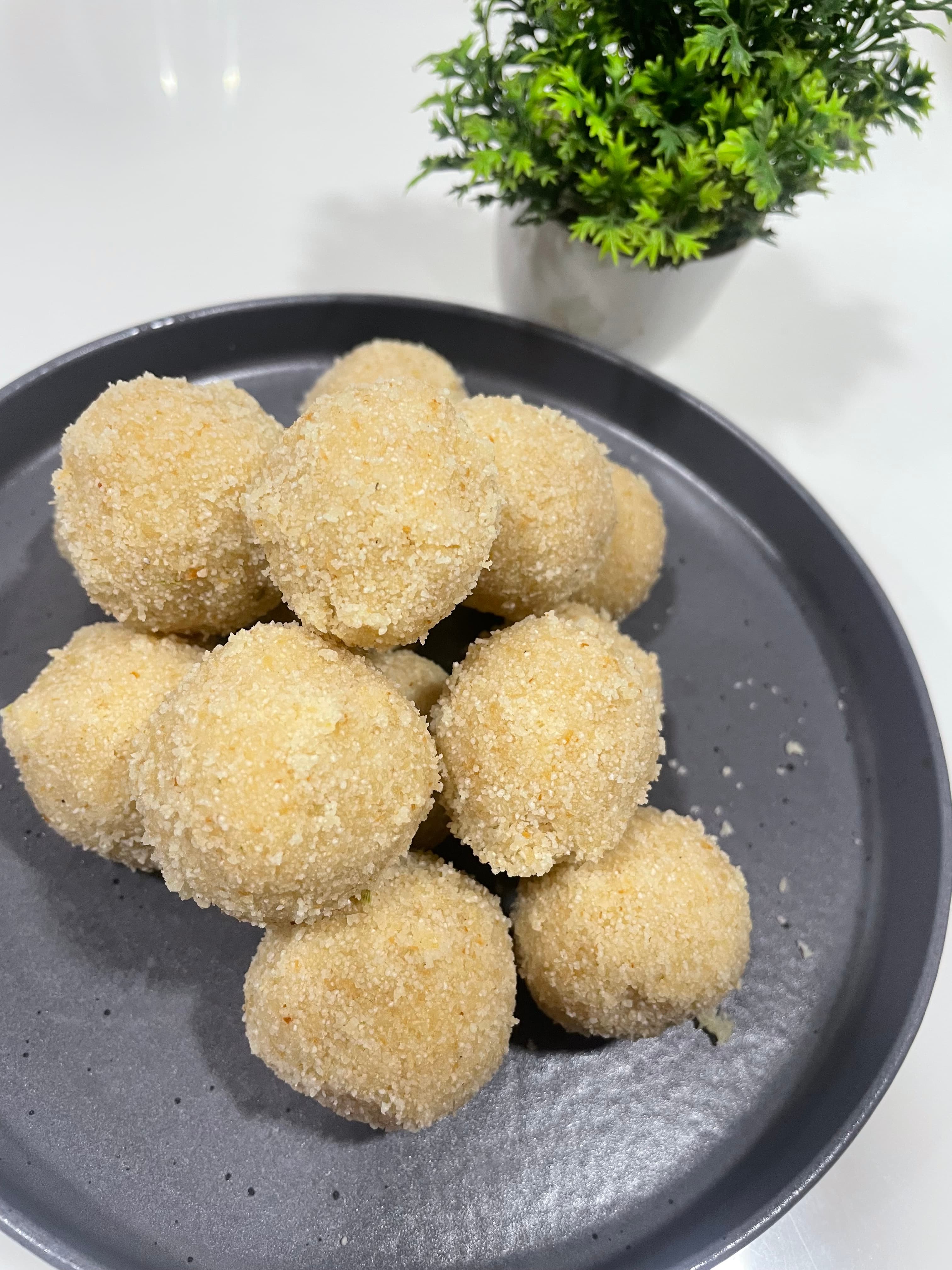 15min Suji Laddu